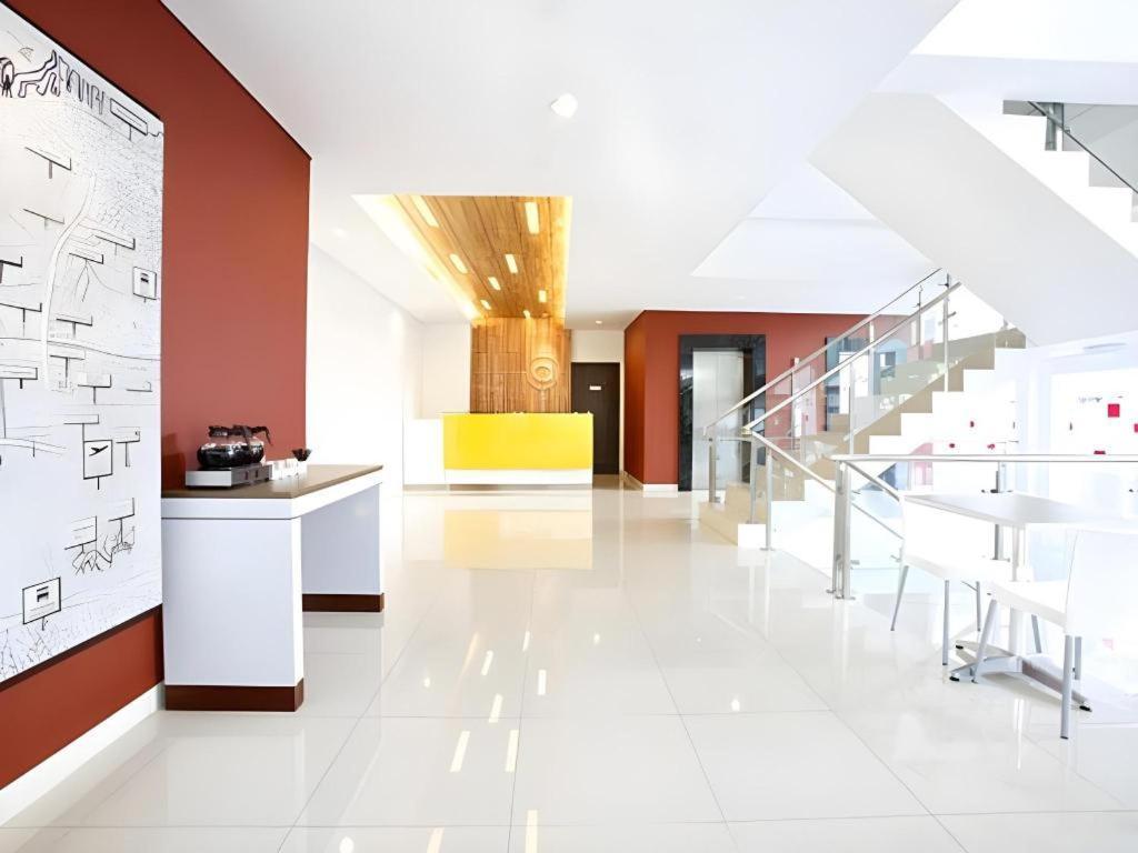 Amaris Hotel La Codefin Kemang Jakarta Exterior photo